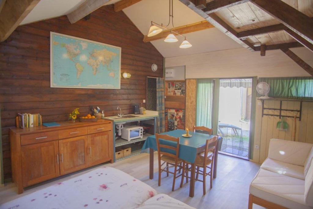 Le Bon Chemin Ateliers Apartment Sainte-Nathalène Екстериор снимка